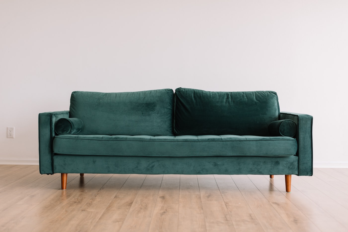 sofa stof: de mest stillede spørgsmål – guide fra HomeNordic