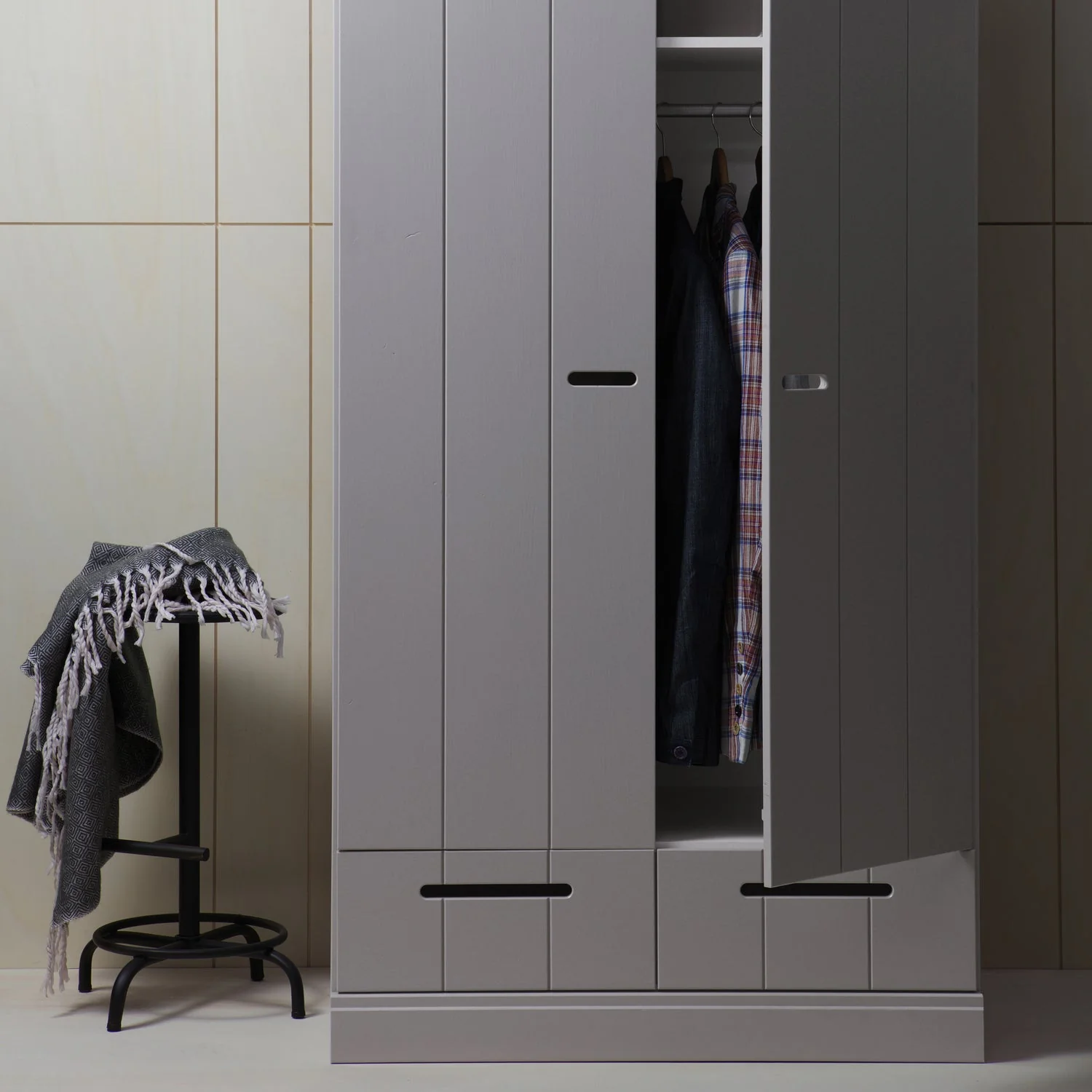 WOOOD - Connect 2-Dørs Skab Skuffer Skydedøre Betongrå FSC 195x94x53 cm, produktbillede 2 af 5, Garderobeskabe hos HomeNordic