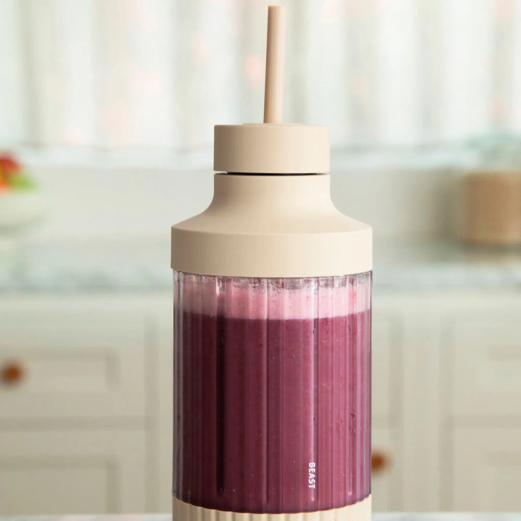 Beast Mighty Plus 850 blender, sandfarvet, produktbillede 6 af 10, Blendere hos HomeNordic