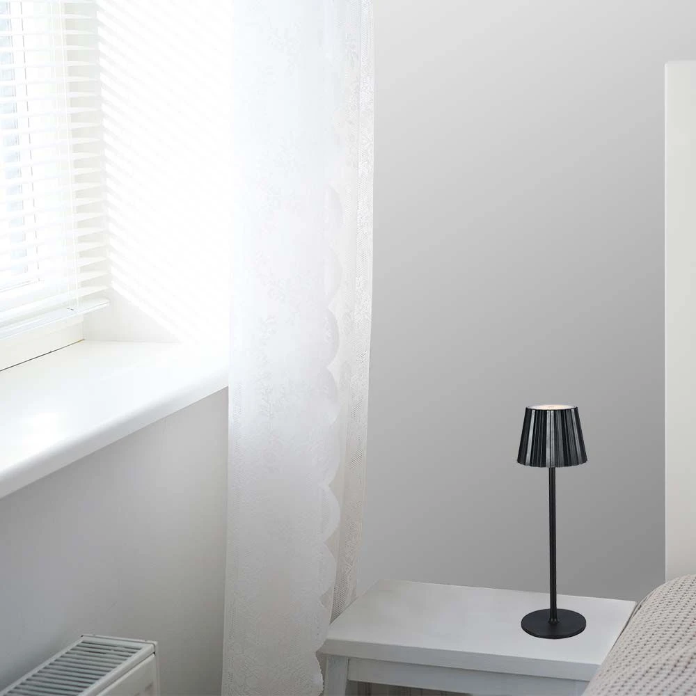 1,5W genopladelig LED bordlampe, CCT, Bordlamper hos HomeNordic