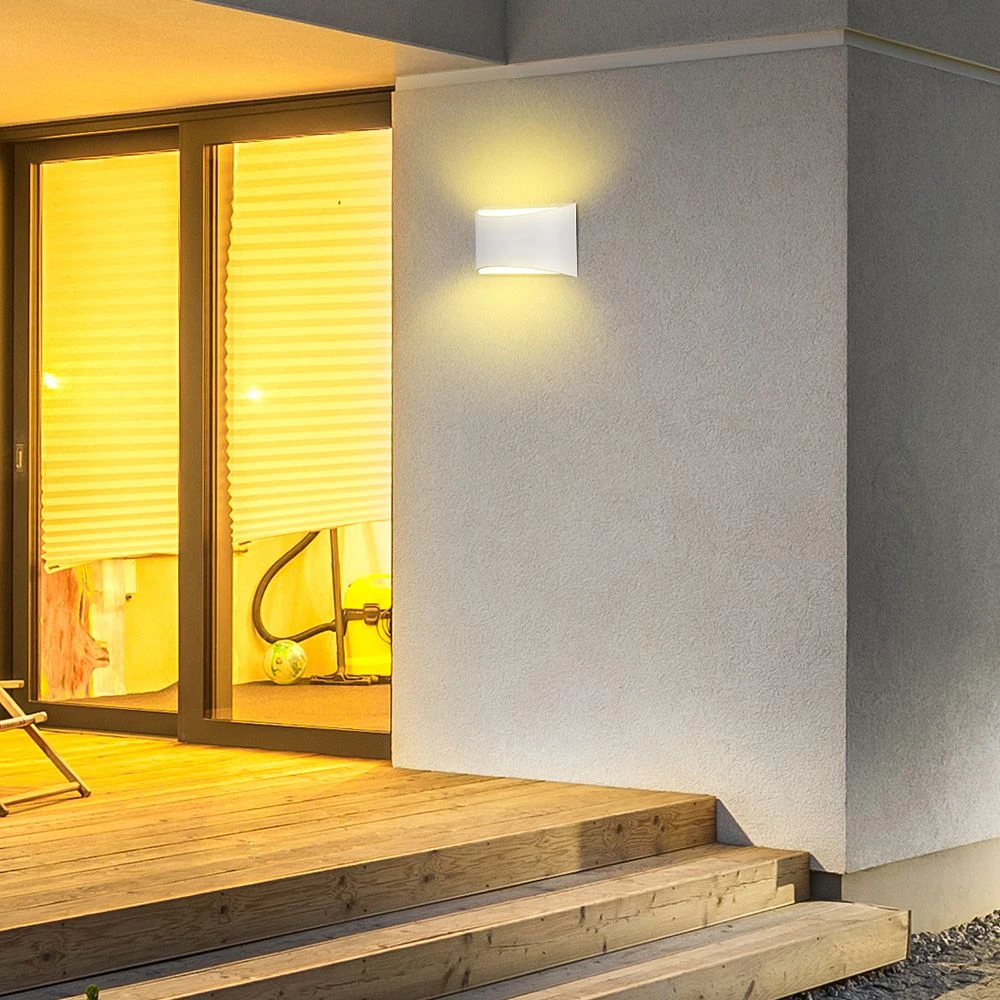 10W LED væglampe med op/ned lys, Væglamper hos HomeNordic