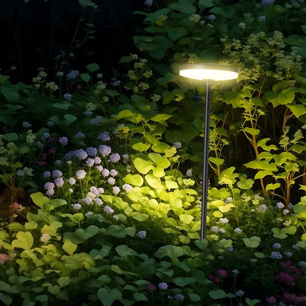 12W LED havelampe med spyd, 80cm, Udendørslamper hos HomeNordic