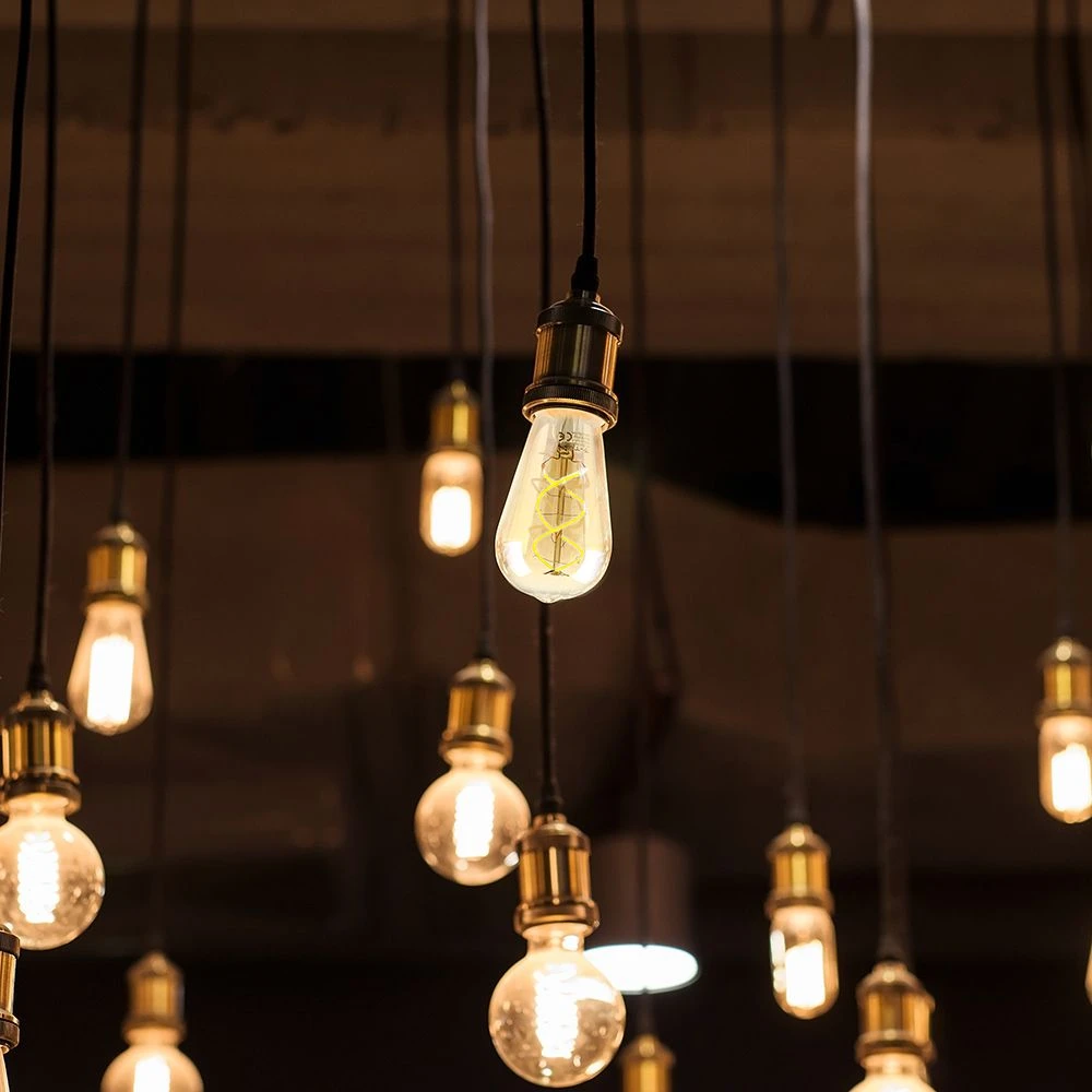 E27 4,8W dæmpbar LED filament pære, Pærer hos HomeNordic