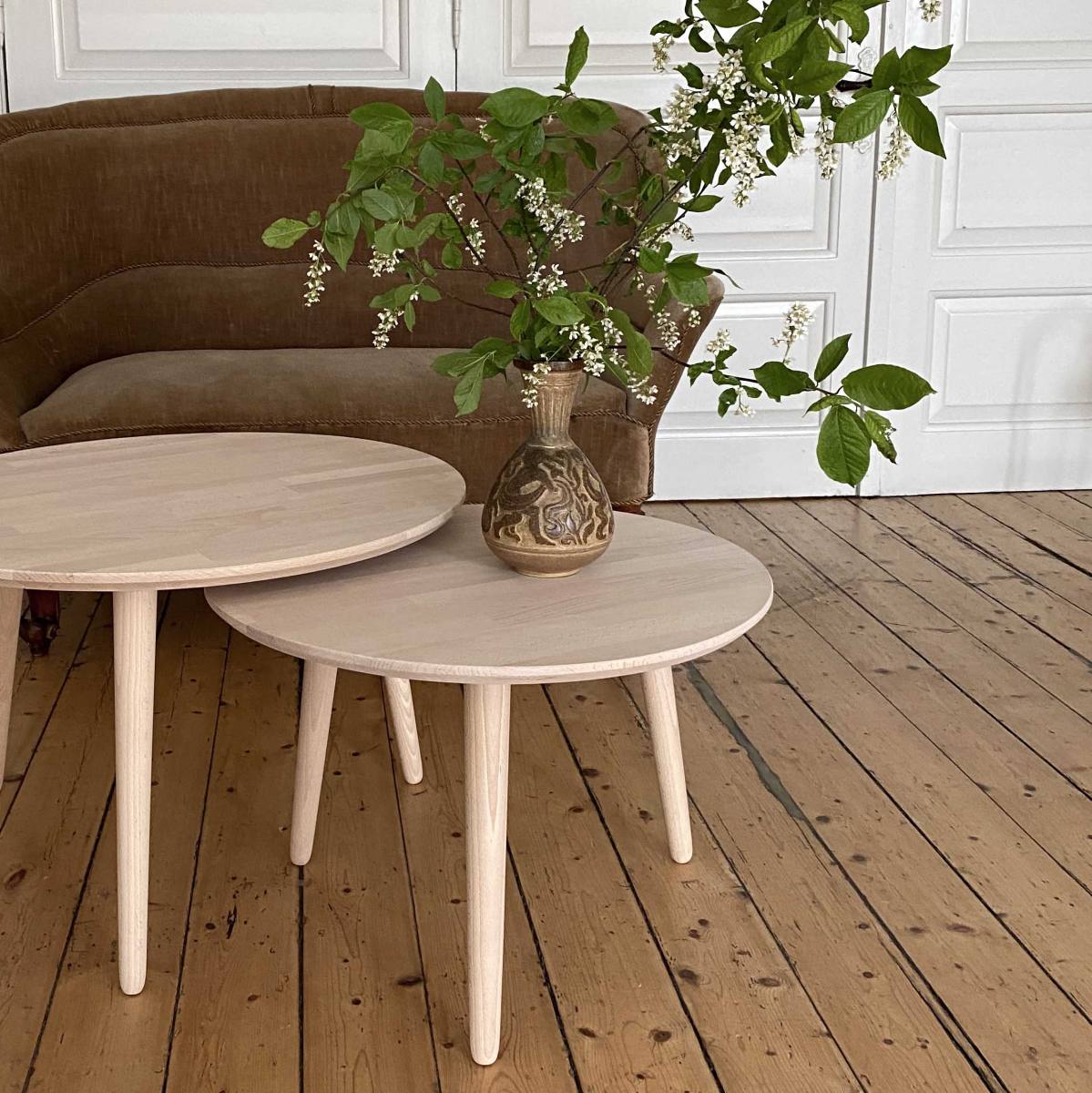 CT 10 - Sofabord i massiv bøg og diameter 70 cm, produktbillede 6 af 10, Nordisk design hos HomeNordic