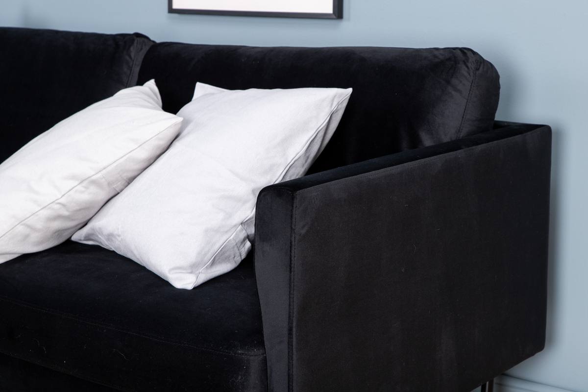 Polar - Sofa 3-personers i sort fløjl, produktbillede 6 af 8, Sofaer hos HomeNordic