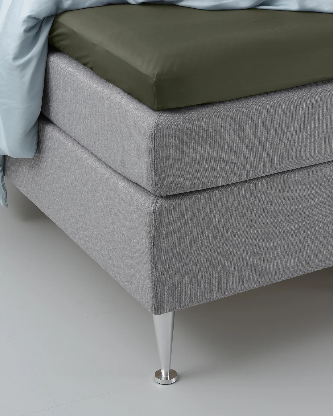 Bambus kuvertlagen | Army green | 120x200, Sengetøj hos HomeNordic