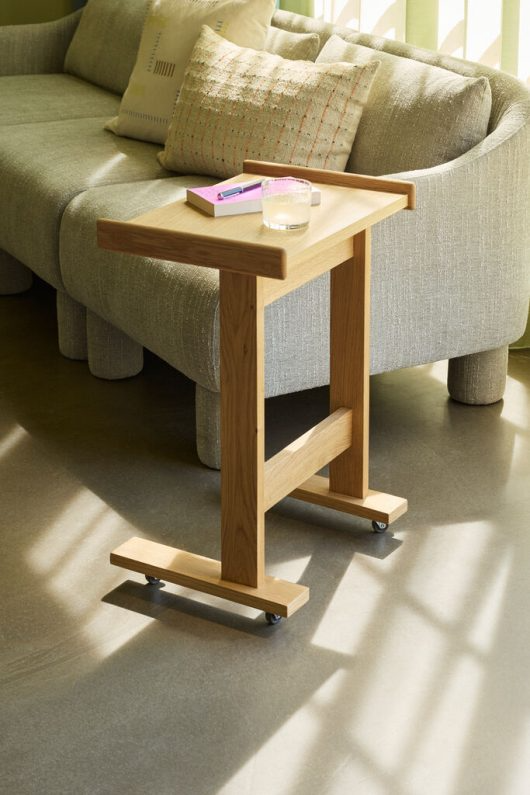HÜBSCH LESS SIDEBORD NATUR, Sideborde hos HomeNordic