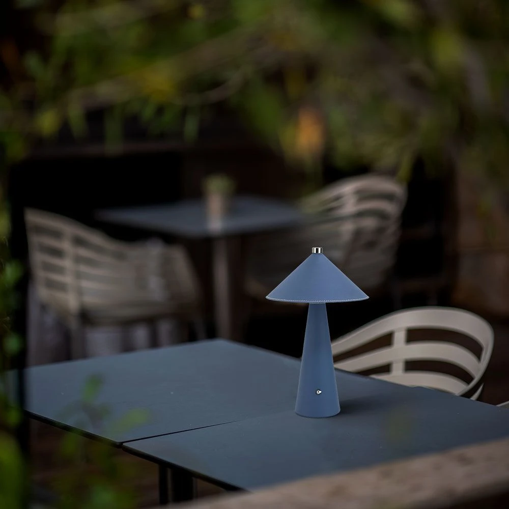 3W genopladelig LED bordlampe, Blå, Bordlamper hos HomeNordic