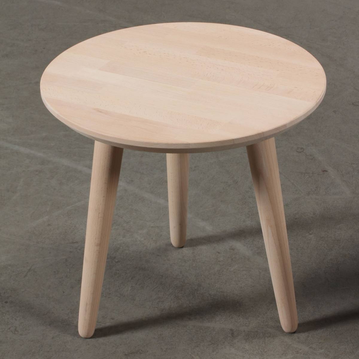 CT 10 - Sofabord i massiv bøg og diameter 50 cm, produktbillede 2 af 10, Nordisk design hos HomeNordic