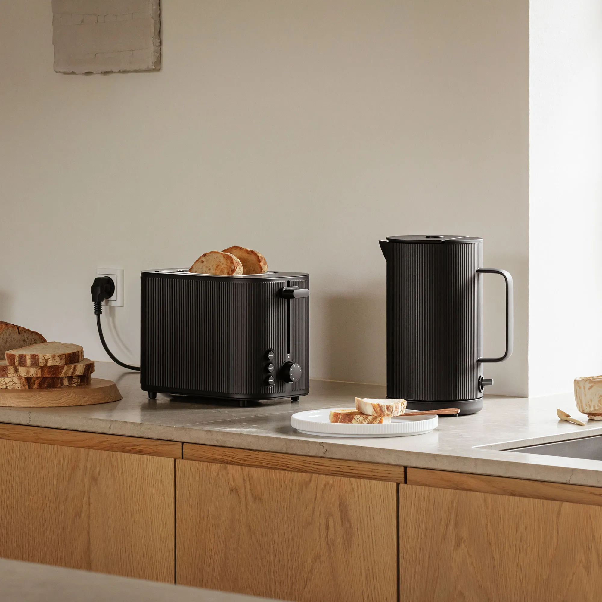 Georg Jensen Bernadotte elkedel, sort, produktbillede 4 af 4, Elkedler hos HomeNordic