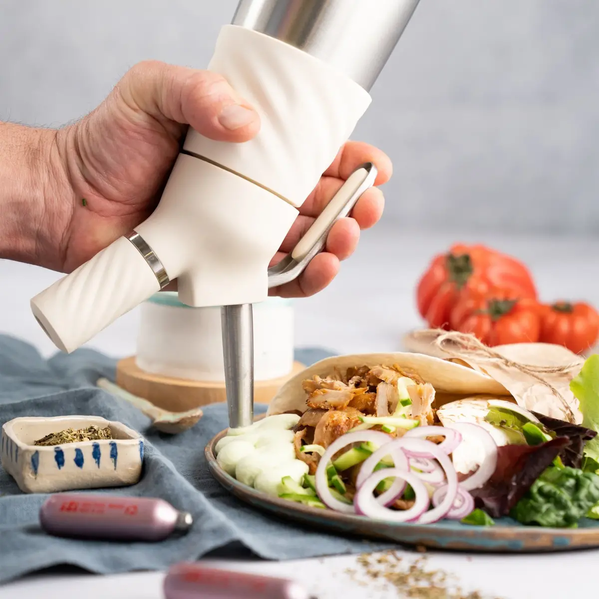 Creative Whip Premium 0,5 liter, ivory white, produktbillede 3 af 4, Sifoner hos HomeNordic