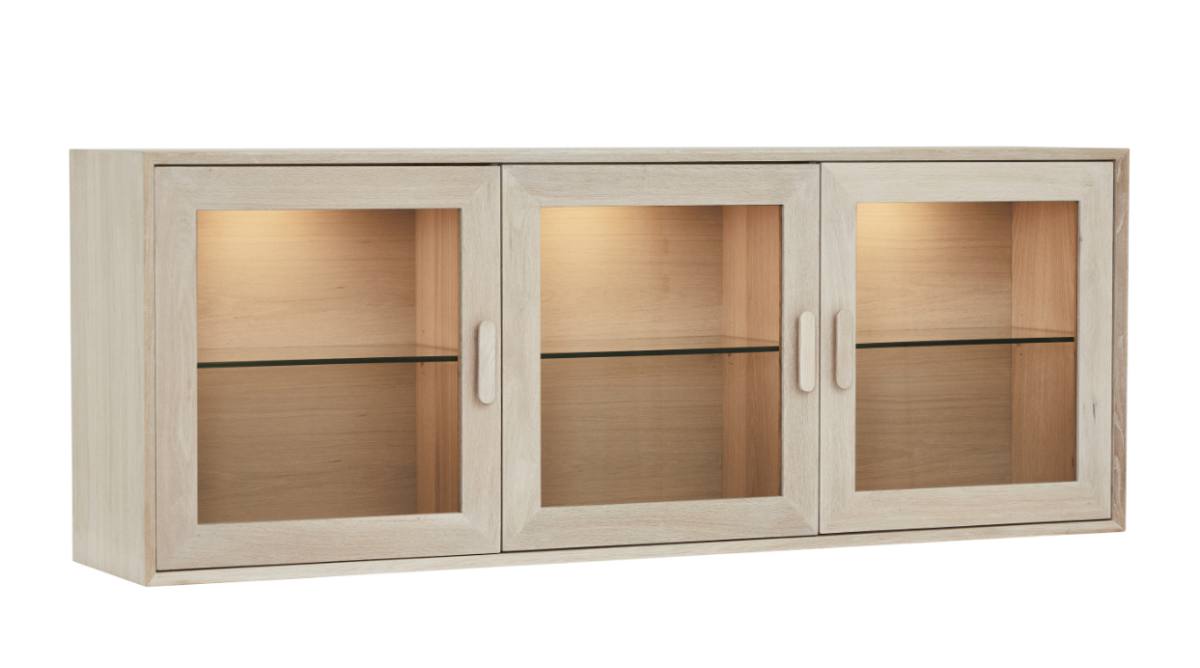 Egeskov hængevitrine i hvidolieret ege finér 160 x 60 cm med 3 skabe, Vitrineskabe hos HomeNordic