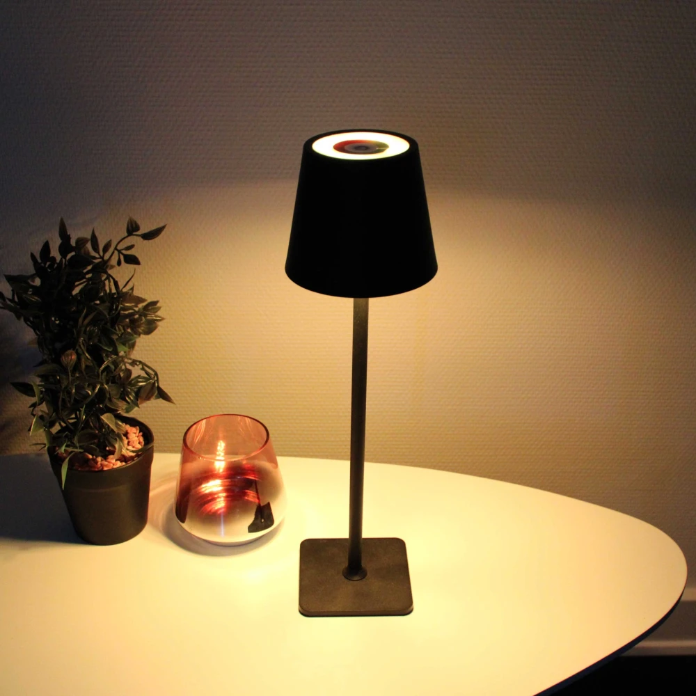 Opladelig LED bordlampe Inde/ude, Bordlamper hos HomeNordic