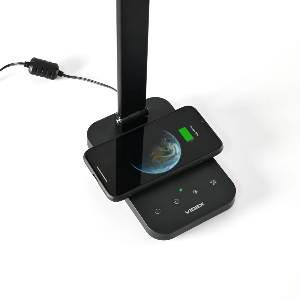 18W LED skrivebordslampe med trådløs opladning, Skriveborde hos HomeNordic