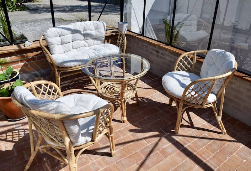 Capri kurvemøbelsæt i natur-rattan med sofa, bord og 2 stole, Sofaer hos HomeNordic