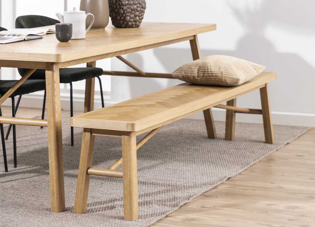 Humlebæk bænk 200 x 36 cm ægte egefiner i sildebensmøsnter hos HomeNordic