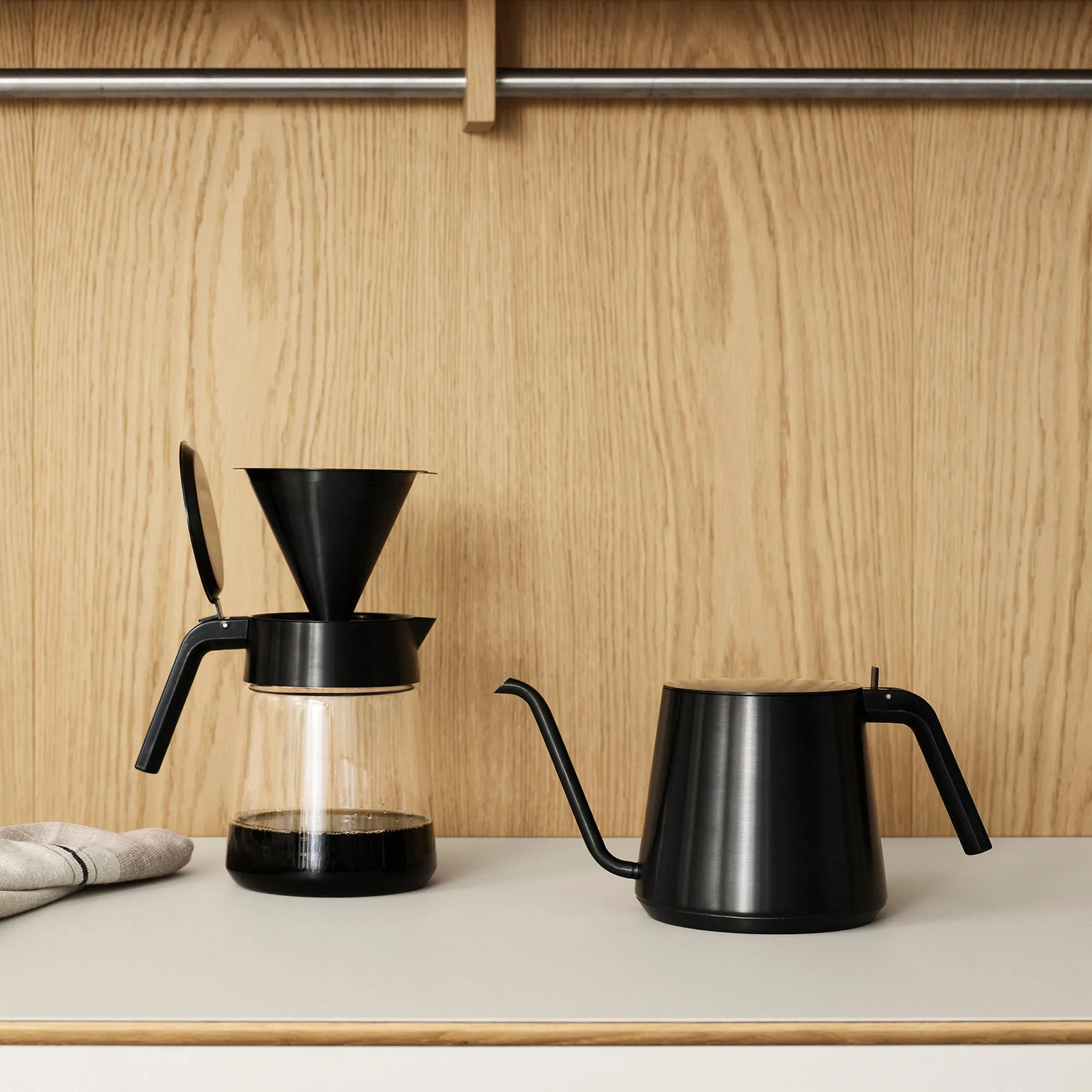 Nohr slow brew kaffetragt, black metallic, produktbillede 2 af 4, Kaffemaskiner hos HomeNordic