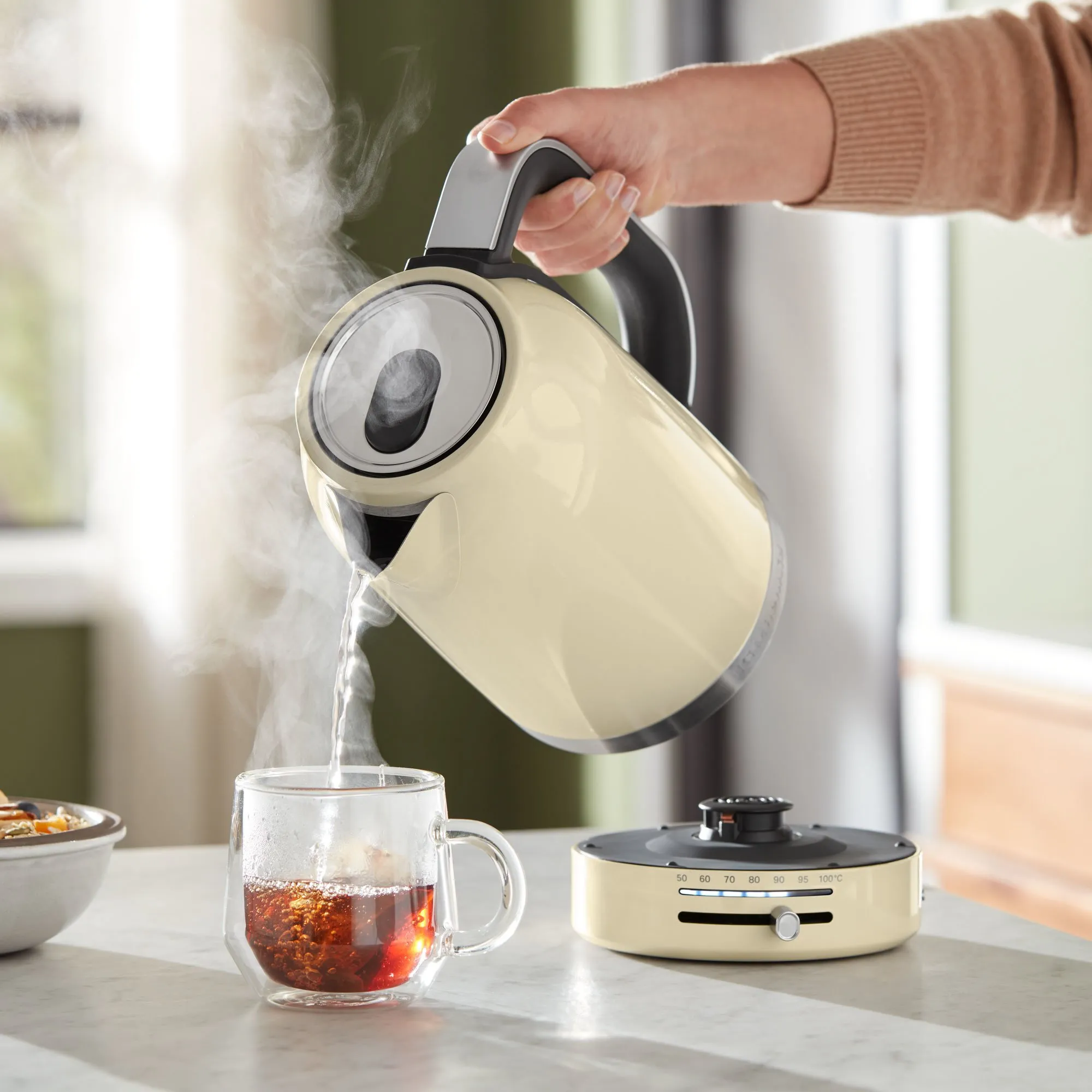 5KEK1701EAC 1,7 liter elkedel, almond cream, produktbillede 6 af 6, Elkedler hos HomeNordic