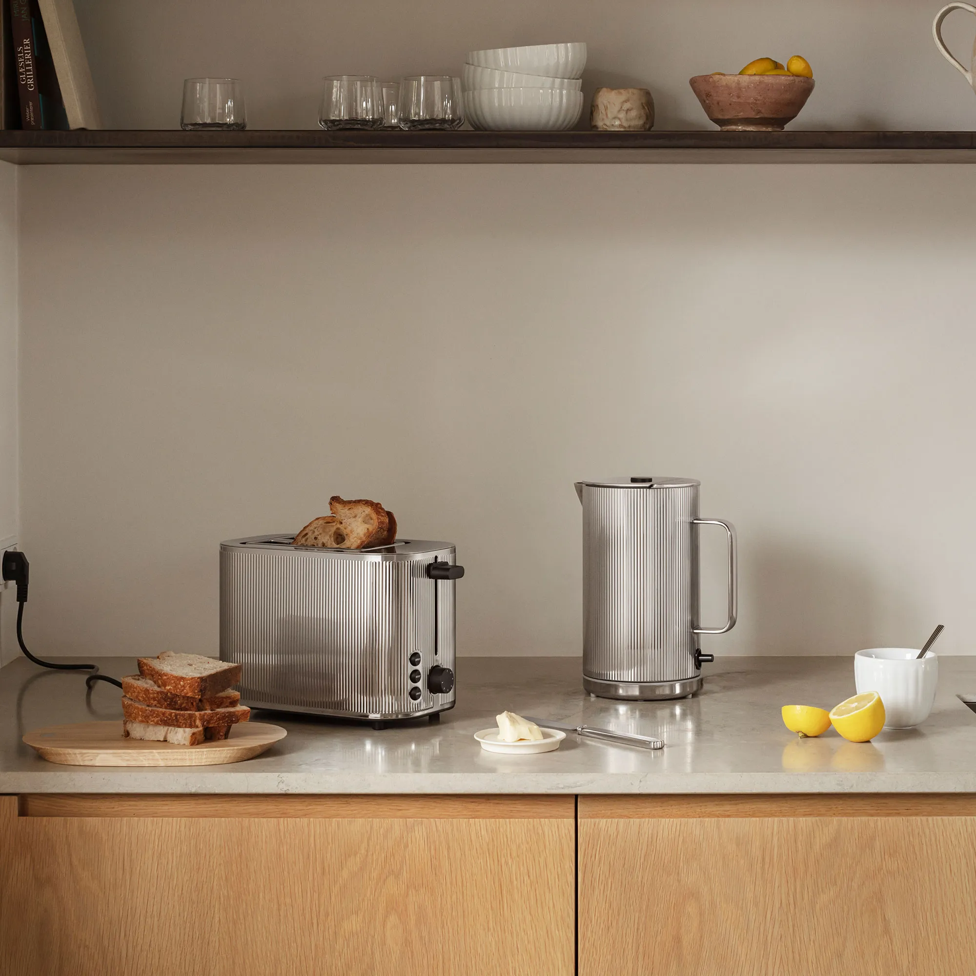 Georg Jensen Bernadotte elkedel, blankpoleret, produktbillede 6 af 6, Elkedler hos HomeNordic