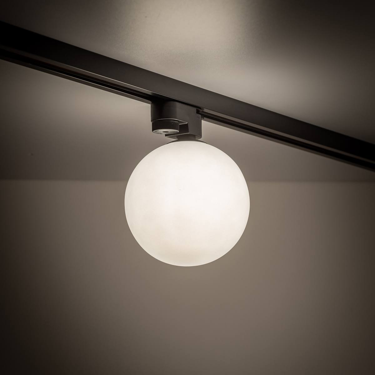 TK Tracer loftlampe, produktbillede 3 af 3, Loftlamper hos HomeNordic