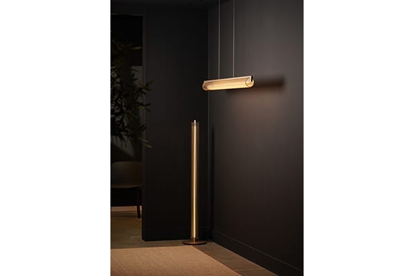 Lirra Floor, produktbillede 6 af 8, Skrivebordslamper hos HomeNordic