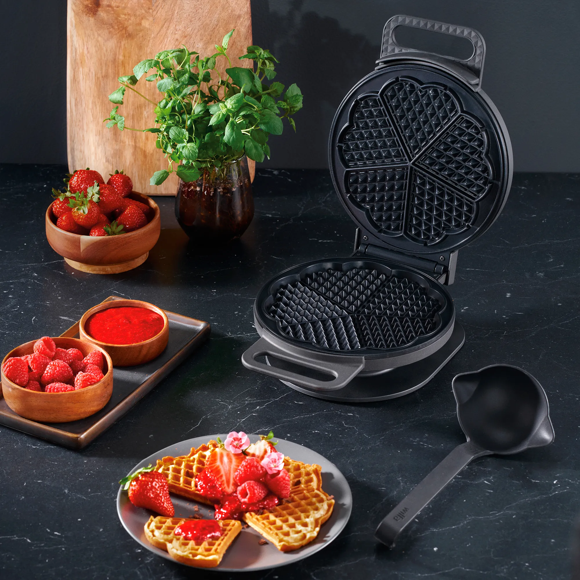 Wilfa WM5B-200P Joy Single vaffeljern, sort, produktbillede 8 af 8 hos HomeNordic