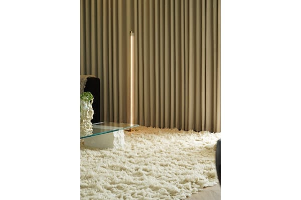 Lirra Floor, produktbillede 4 af 8, Skrivebordslamper hos HomeNordic