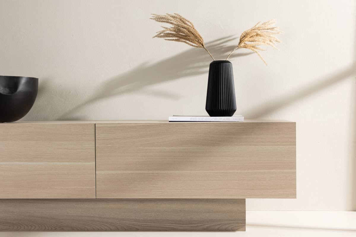 VENTURE DESIGN Cuenca TV-bænk, m. 2 låger og hylde, produktbillede 16 af 17, TV-borde hos HomeNordic