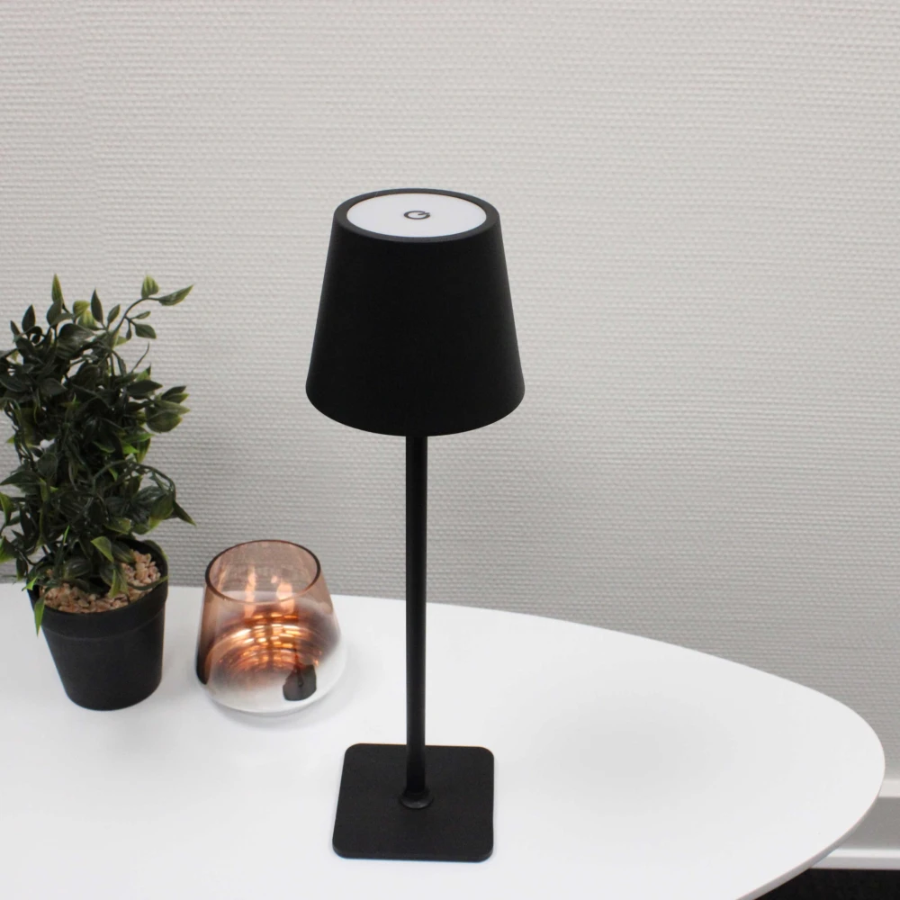 Opladelig LED bordlampe Inde/ude, Bordlamper hos HomeNordic