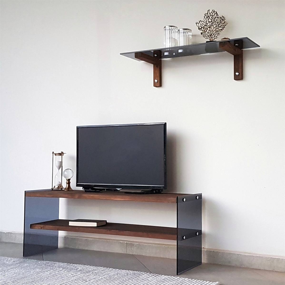 NORDVÄRK TV101 TV-bord, m. 1 væghylde og 1 hylde, produktbillede 7 af 10, TV-borde hos HomeNordic