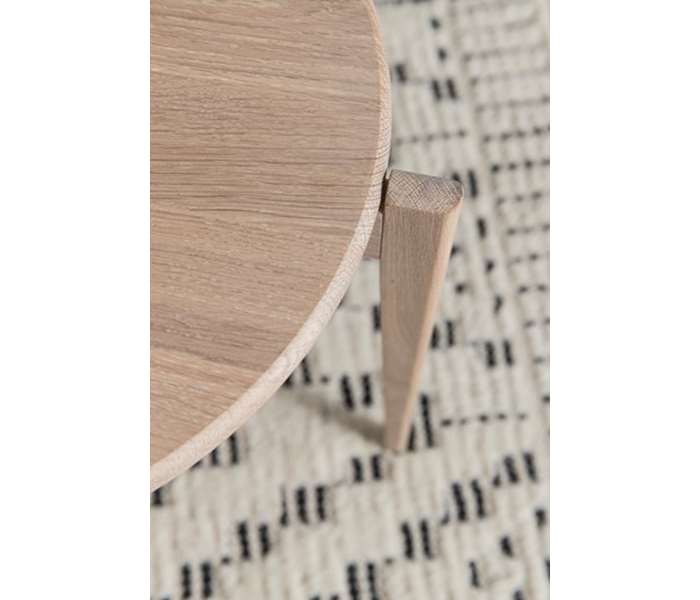 Swish, Rundt sofabord i massiv eg og fem forskellige finish. Ø 51 x, produktbillede 8 af 24, Nordisk design hos HomeNordic