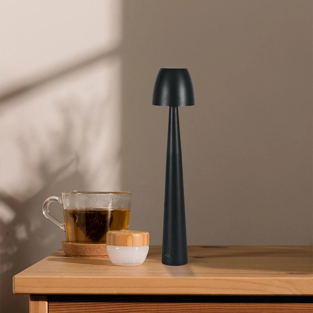 3W genopladelig LED bordlampe, sort, Bordlamper hos HomeNordic