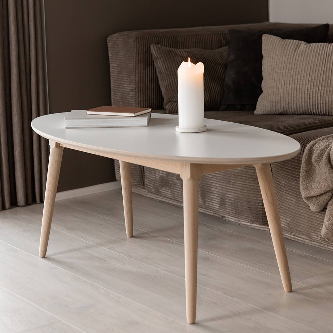 CT 10 - Elipseformet sofabord i hvid laminat og stel i eg, Nordisk design hos HomeNordic
