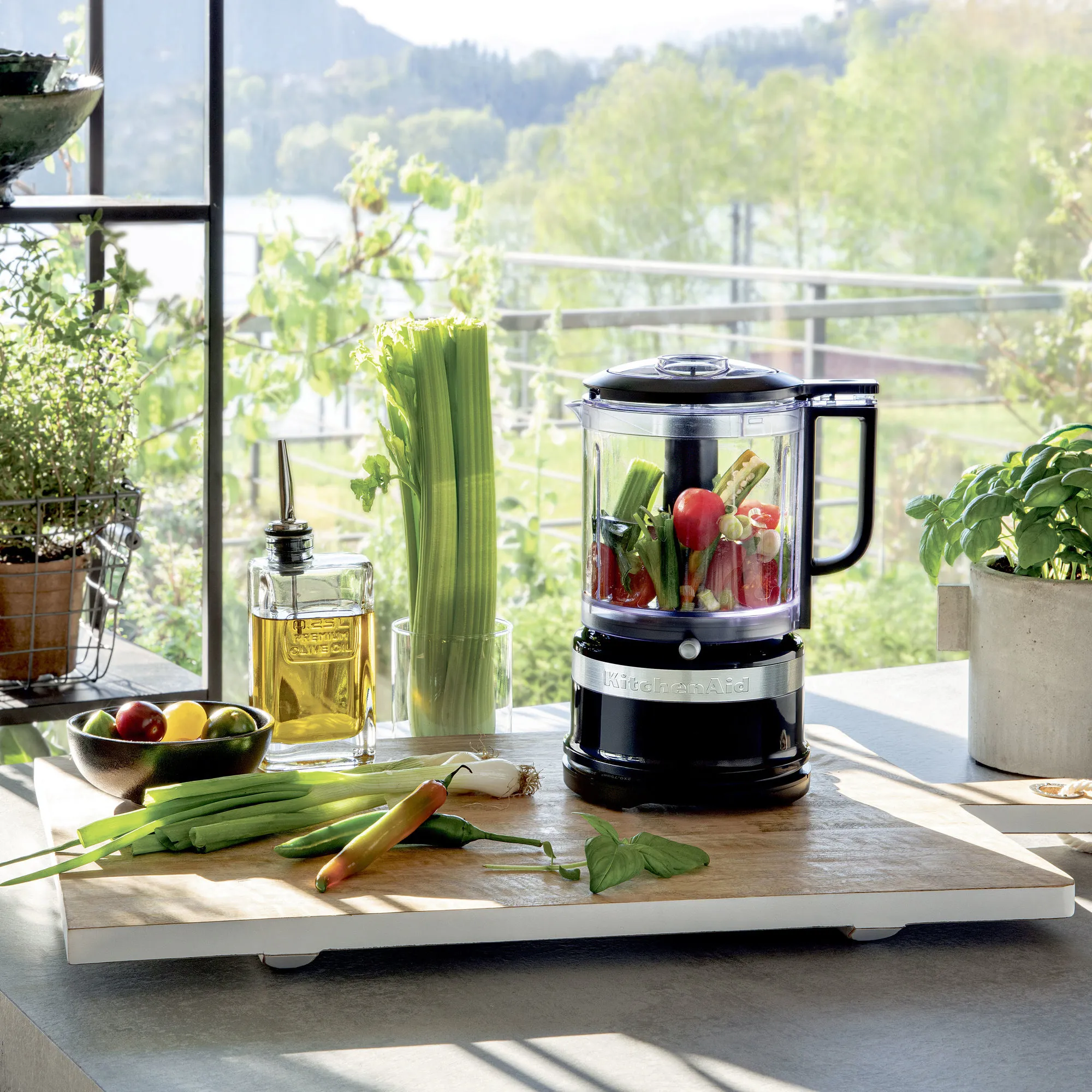 5KFC0516 Foodprocessor 1,19 liter, sort, produktbillede 2 af 3, Foodprocessorer hos HomeNordic