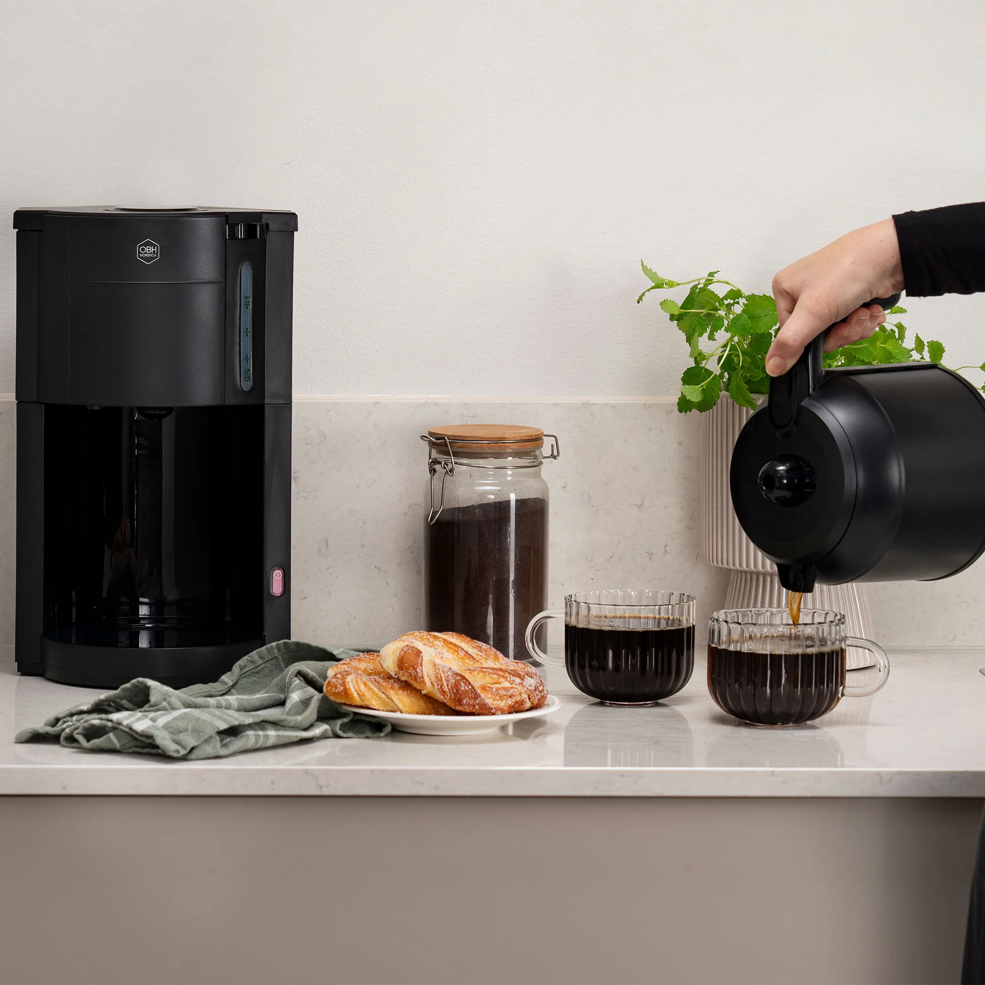 Pro Aroma kaffemaskine, sort, produktbillede 6 af 7, Kaffemaskiner hos HomeNordic