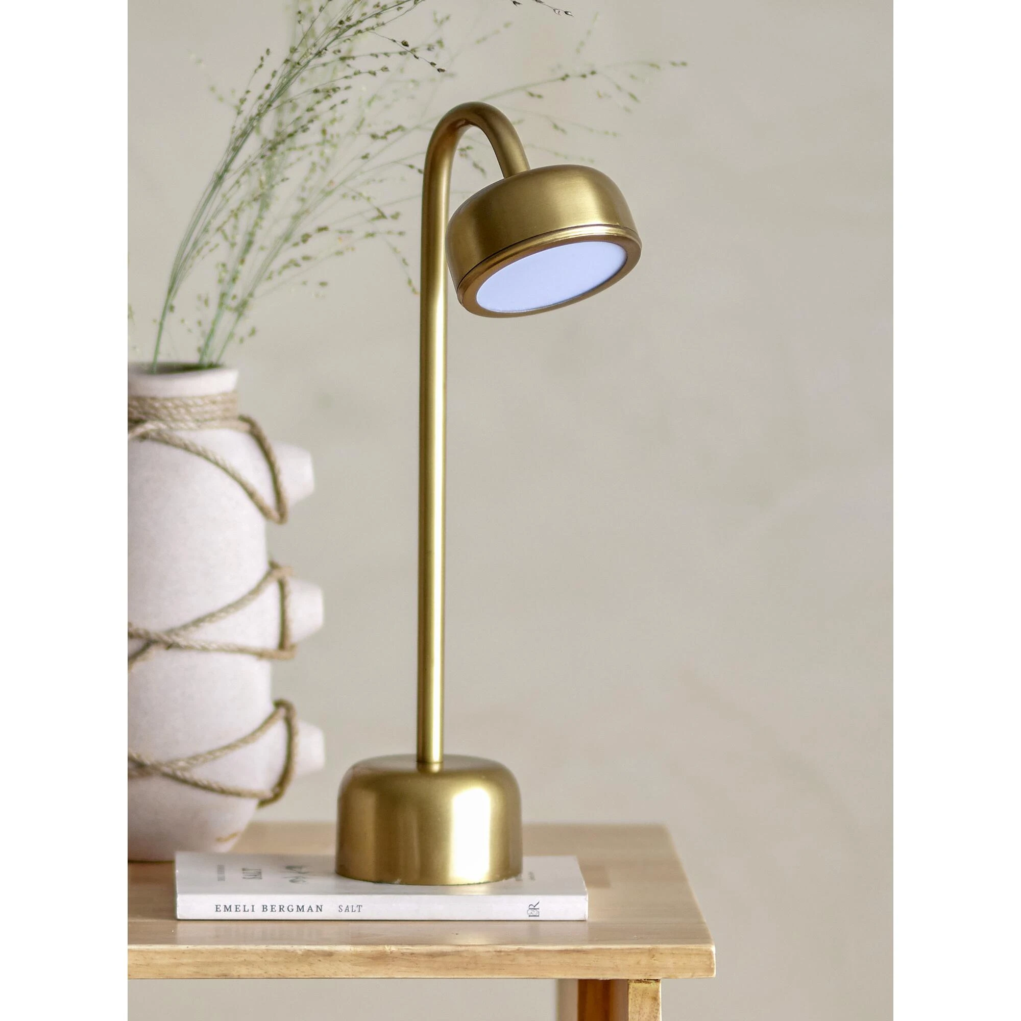 Niko Portable Lampe, produktbillede 4 af 5, Bordlamper hos HomeNordic