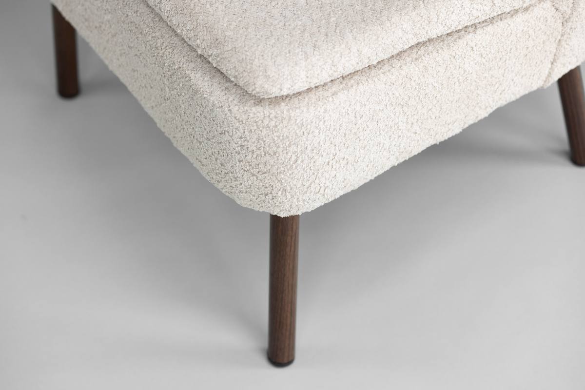 Ben- Lænestol med høj ryg i beige boucle stof, produktbillede 6 af 10, Lænestole hos HomeNordic