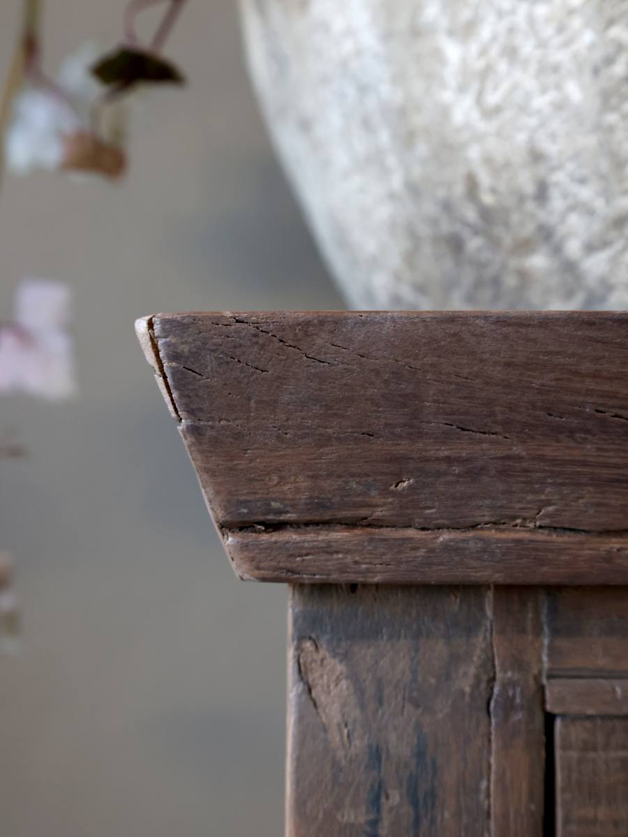 CHIC ANTIQUE GRIMAUD VITRINESKAB NATUR, produktbillede 5 af 6, Vitrineskabe hos HomeNordic