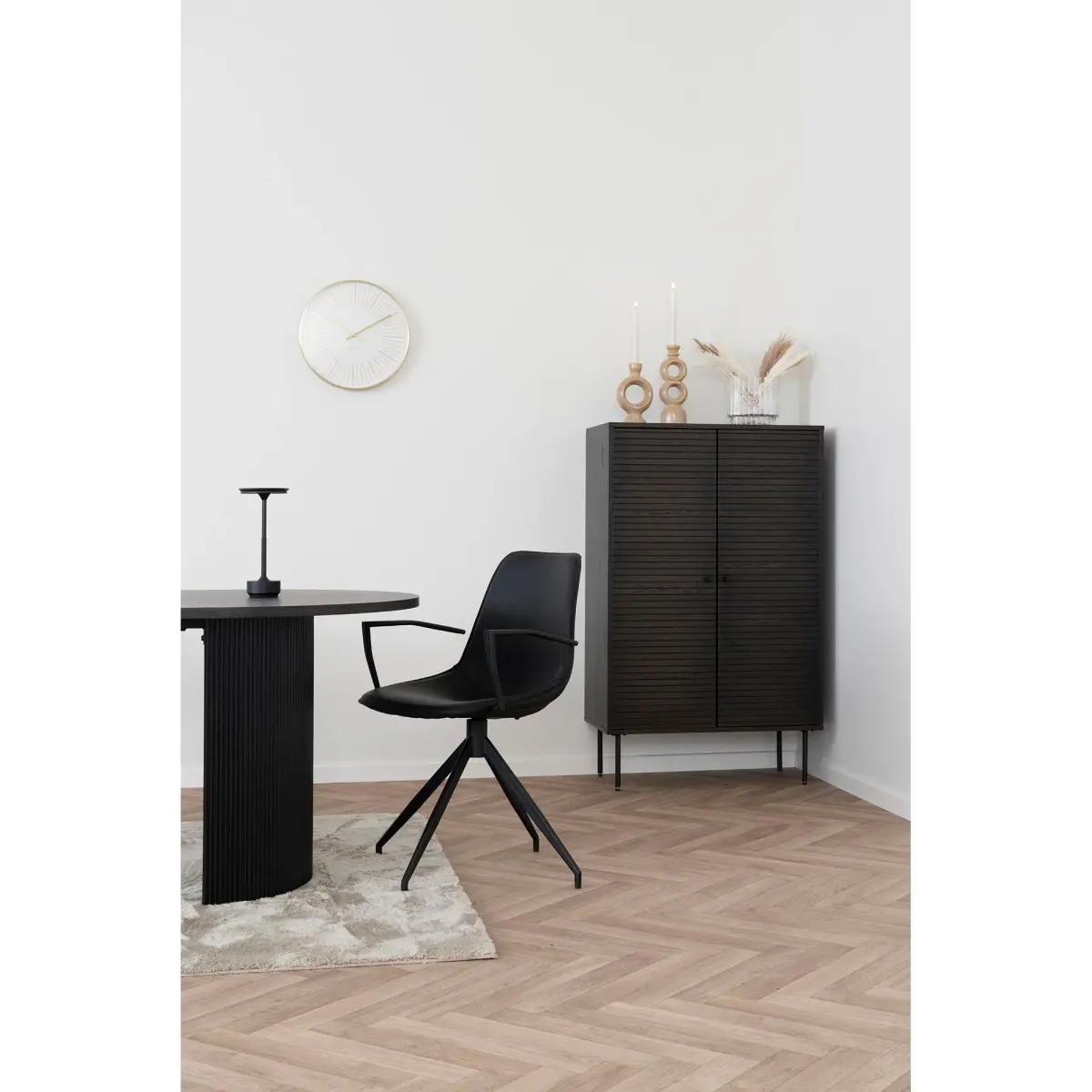 Kyoto Vitrineskab - Vitrineskab, 2 Låger, Egefiner, Smoked, Sorte Metalben 80X40X130 Cm – billede 3