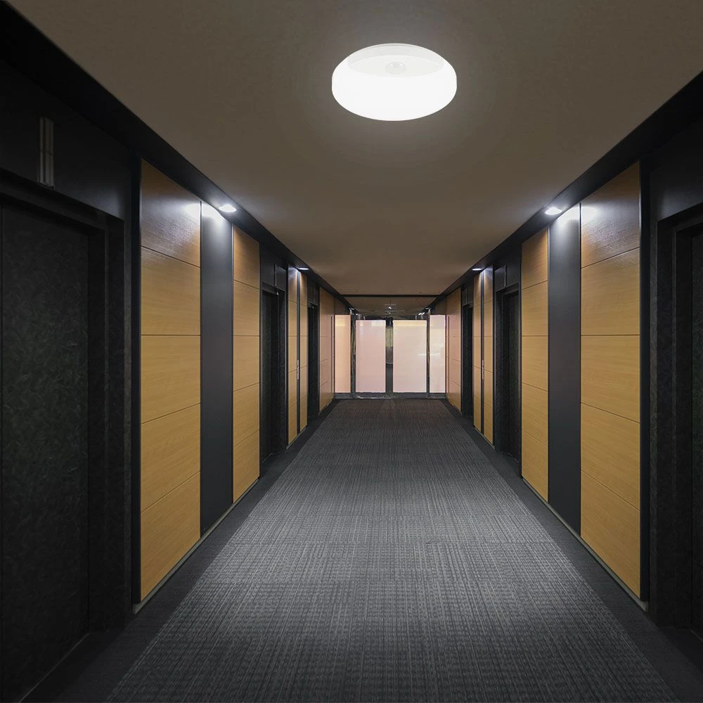 15W LED loft/væglampe med sensor, Væglamper hos HomeNordic