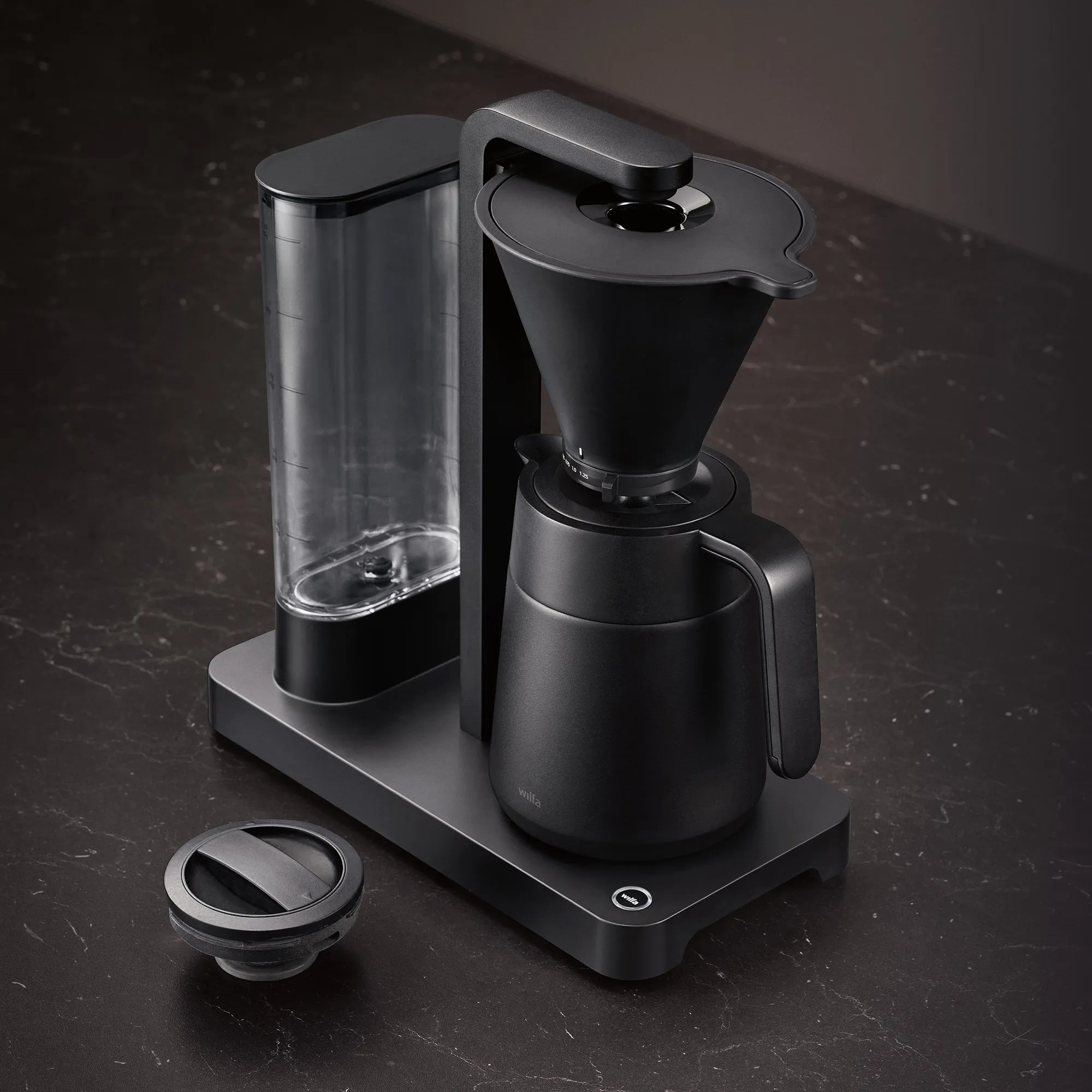 CM9B-T125 Termokaffemaskine 1,25 liter, mat sort, produktbillede 8 af 13, Kaffemaskiner hos HomeNordic