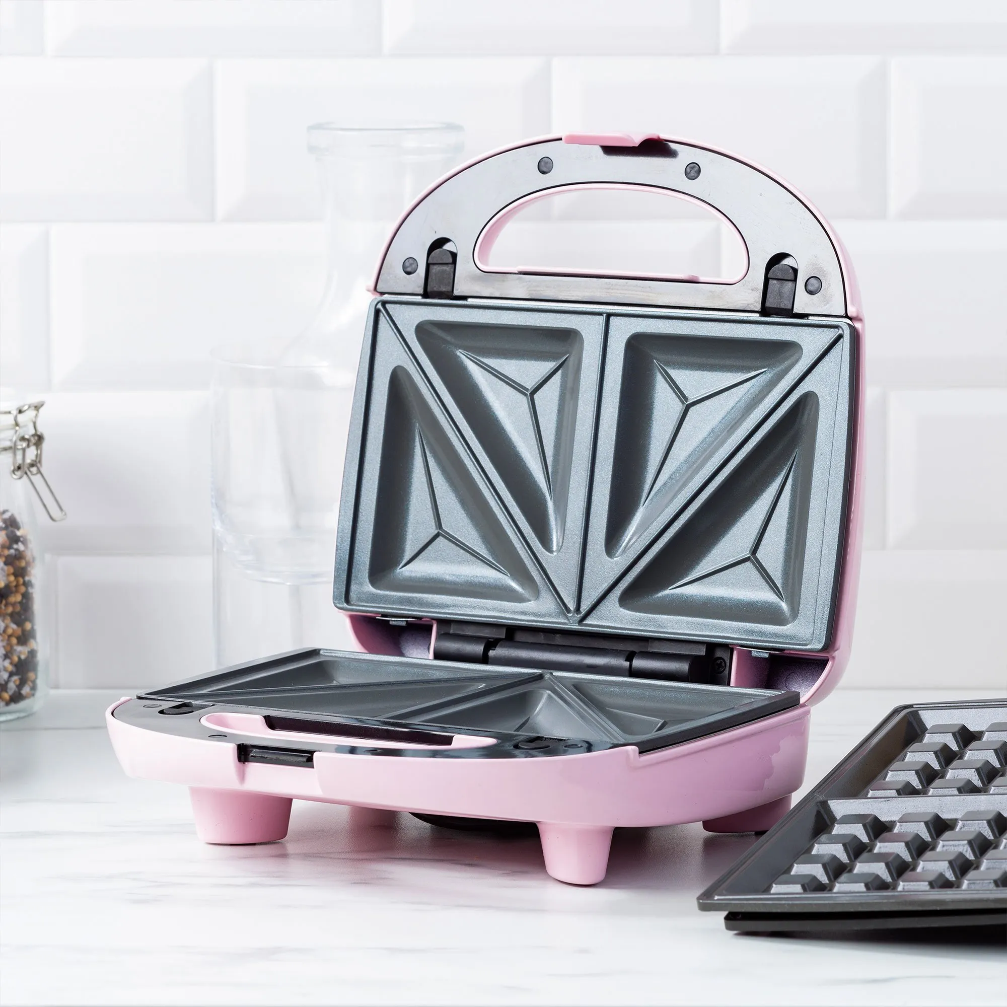 3-i-1 sandwichgrill/vaffeljern, pink, produktbillede 6 af 10 hos HomeNordic