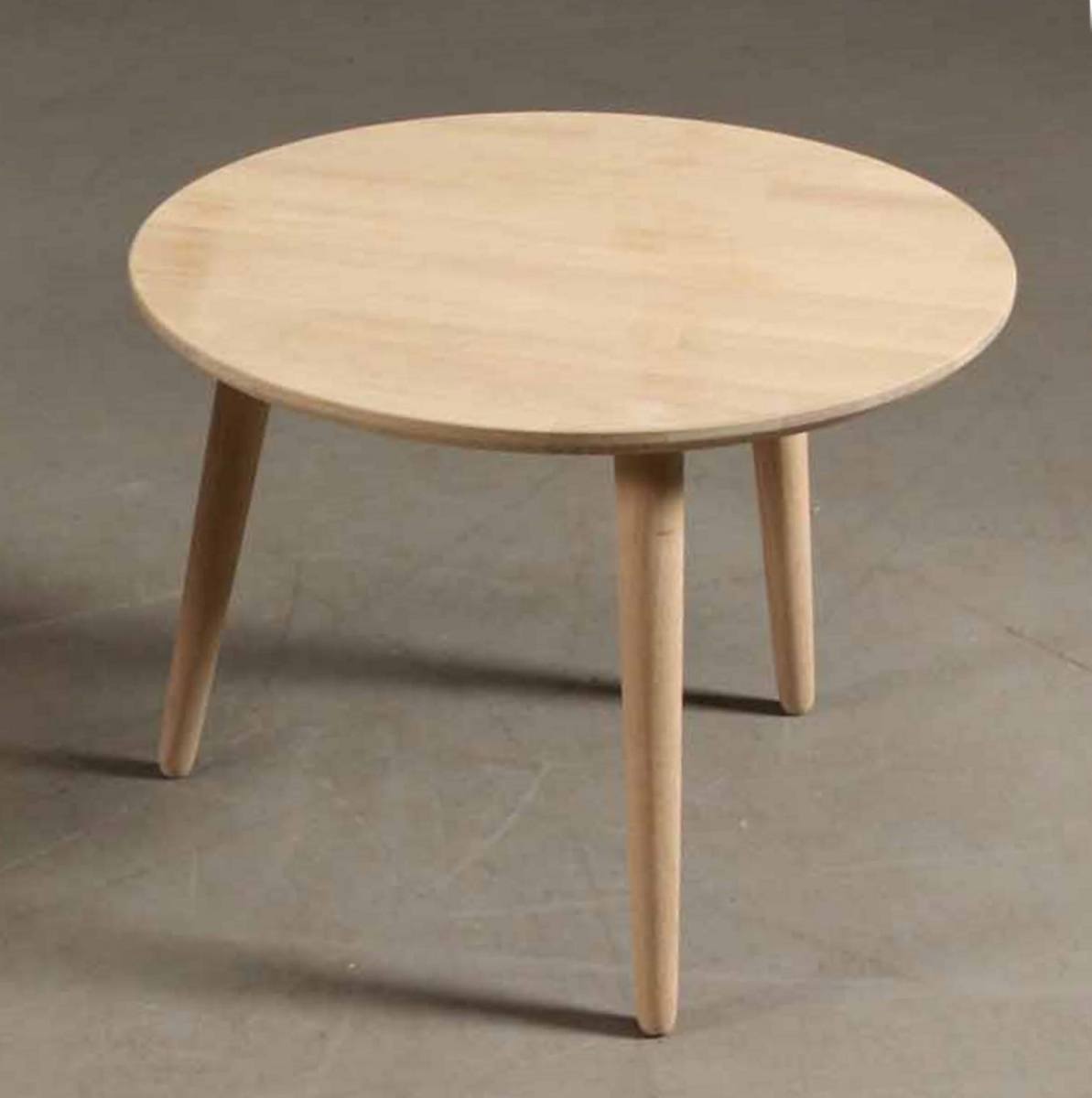 CT 10 - Sofabord i massiv eg og diameter 60 cm, produktbillede 2 af 9, Nordisk design hos HomeNordic