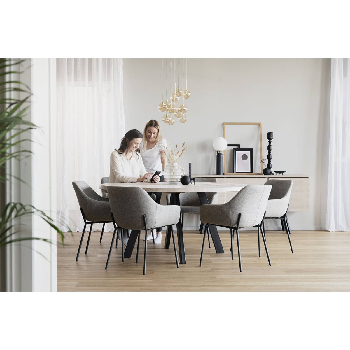 ROWICO Fred rundt spisebord, produktbillede 4 af 4, Spiseborde hos HomeNordic