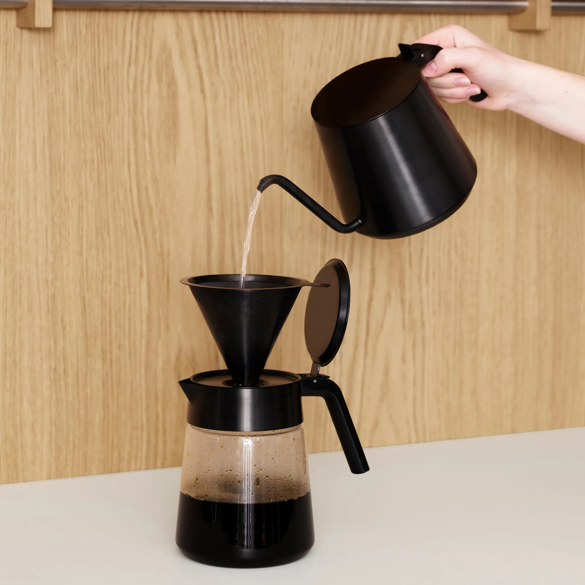 Nohr slow brew kaffetragt, black metallic, produktbillede 3 af 4, Kaffemaskiner hos HomeNordic