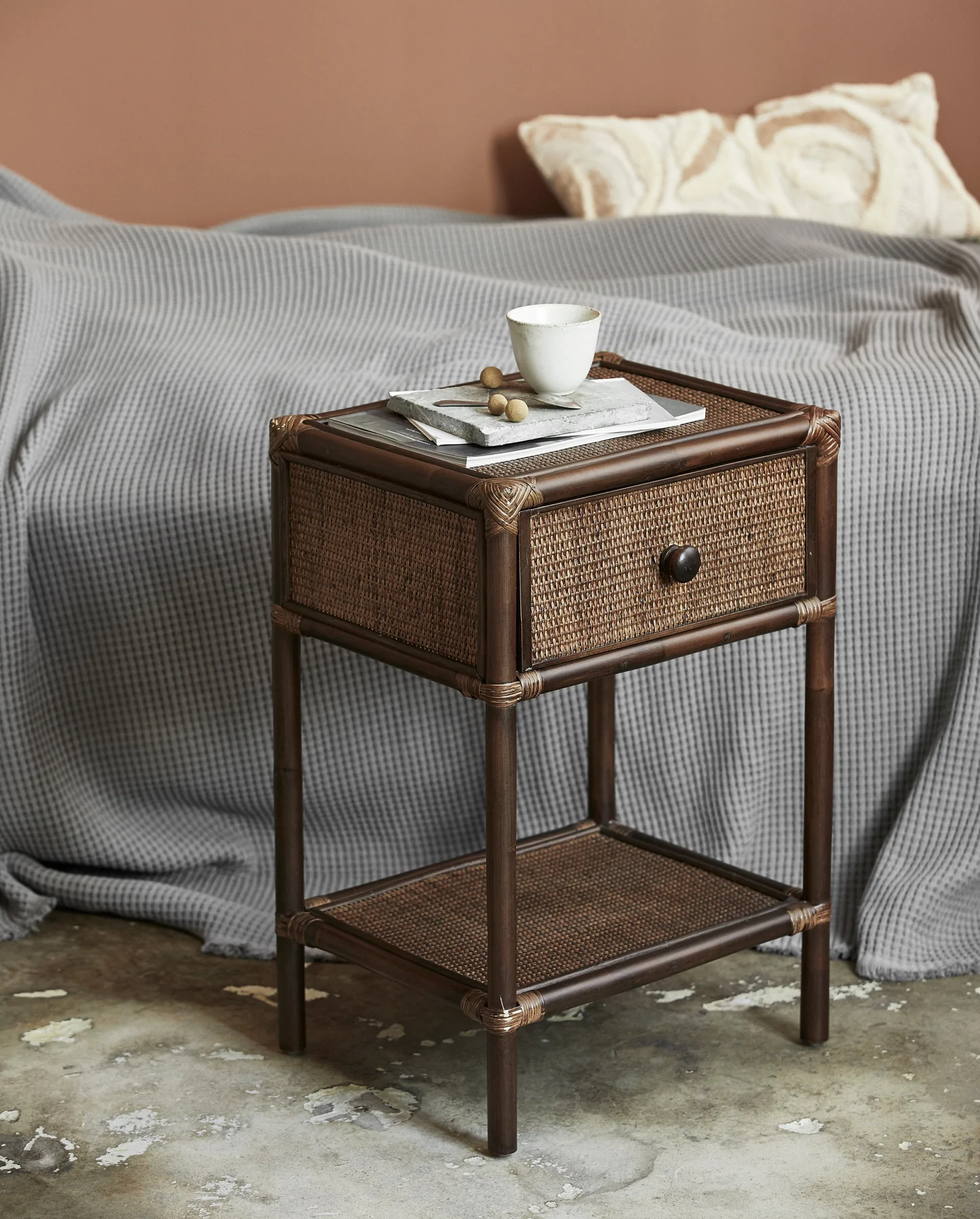NORDAL HAYES SIDEBORD/SENGEBORD I RATTAN, Sideborde hos HomeNordic