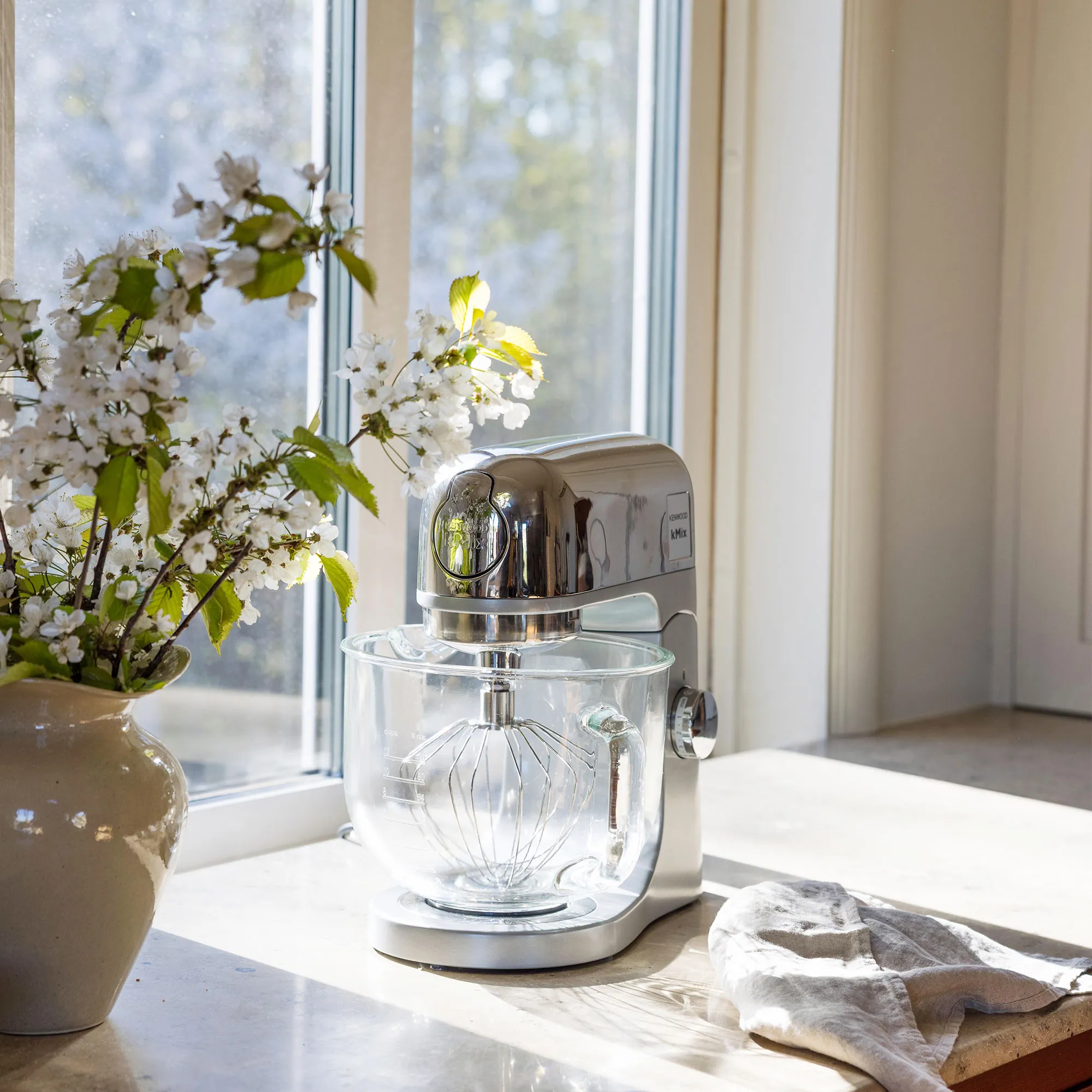 kMix KMX760CH køkkenmaskine med ekstra glasskål 5 liter, krom, produktbillede 4 af 6, Røremaskiner hos HomeNordic
