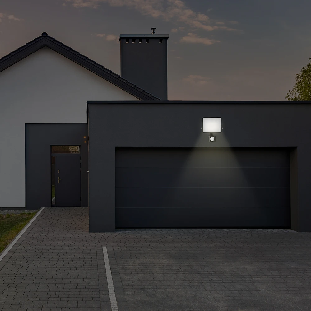 10W LED projektør med sensor, Projektører hos HomeNordic
