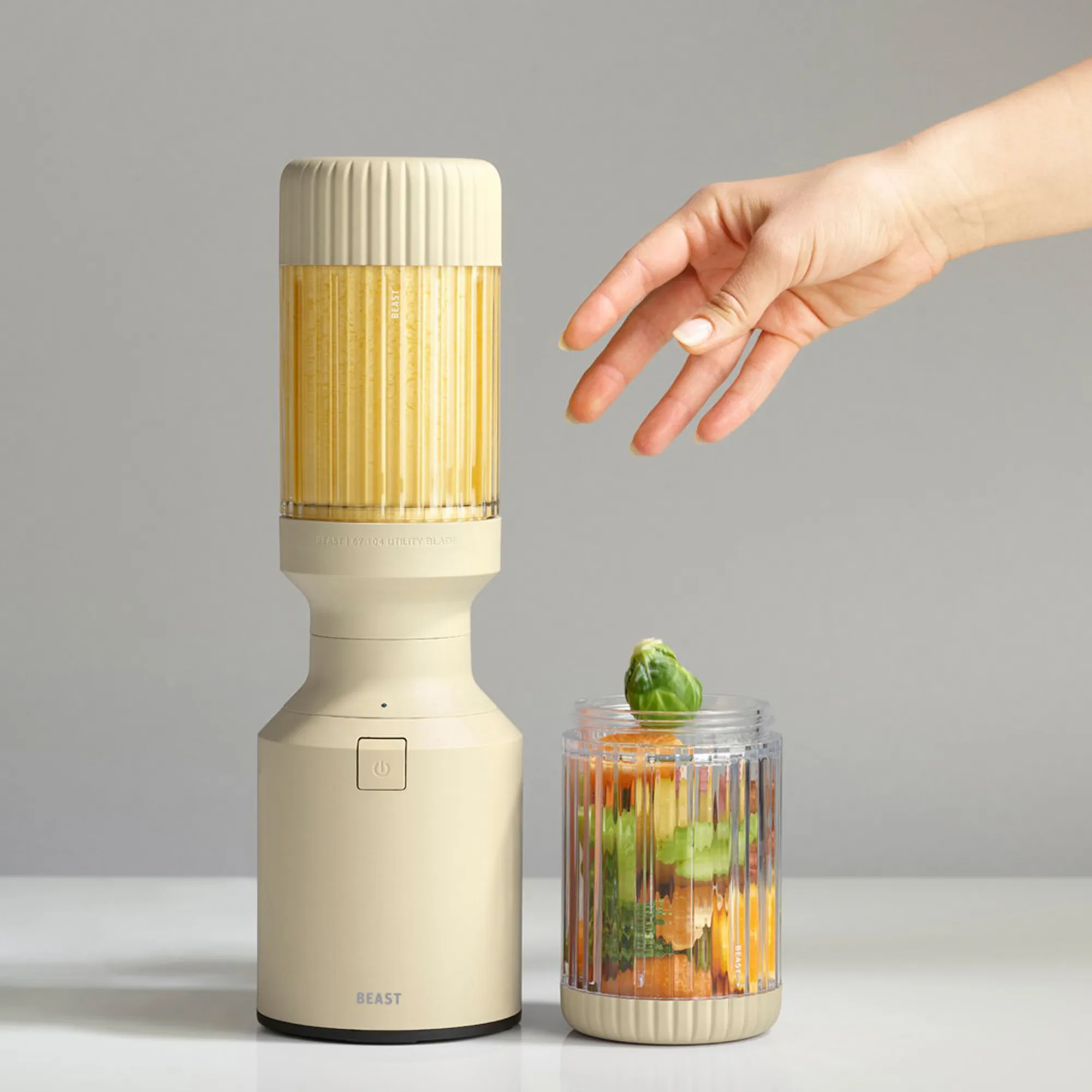 Beast Mighty Plus 850 blender, sandfarvet, produktbillede 8 af 10, Blendere hos HomeNordic