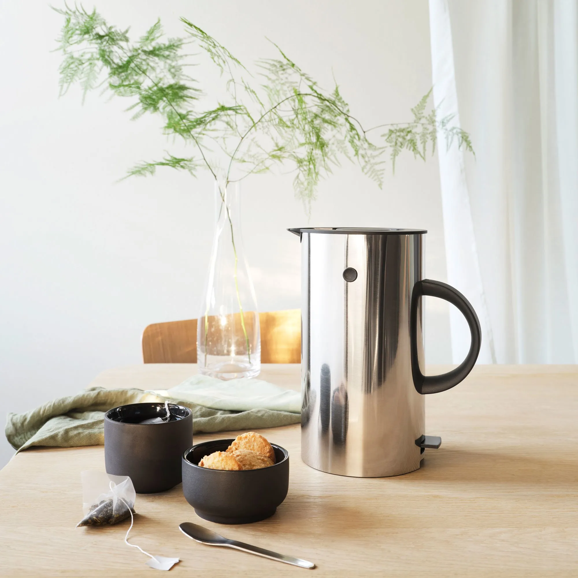 EM77 elkedel 1,5 liter, stål, produktbillede 5 af 7, Elkedler hos HomeNordic